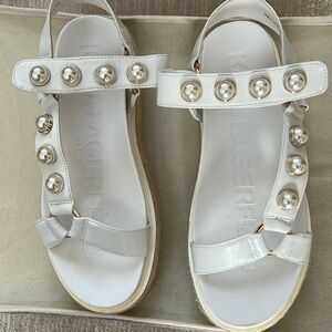 Platform shoe with pearls Wore only once
